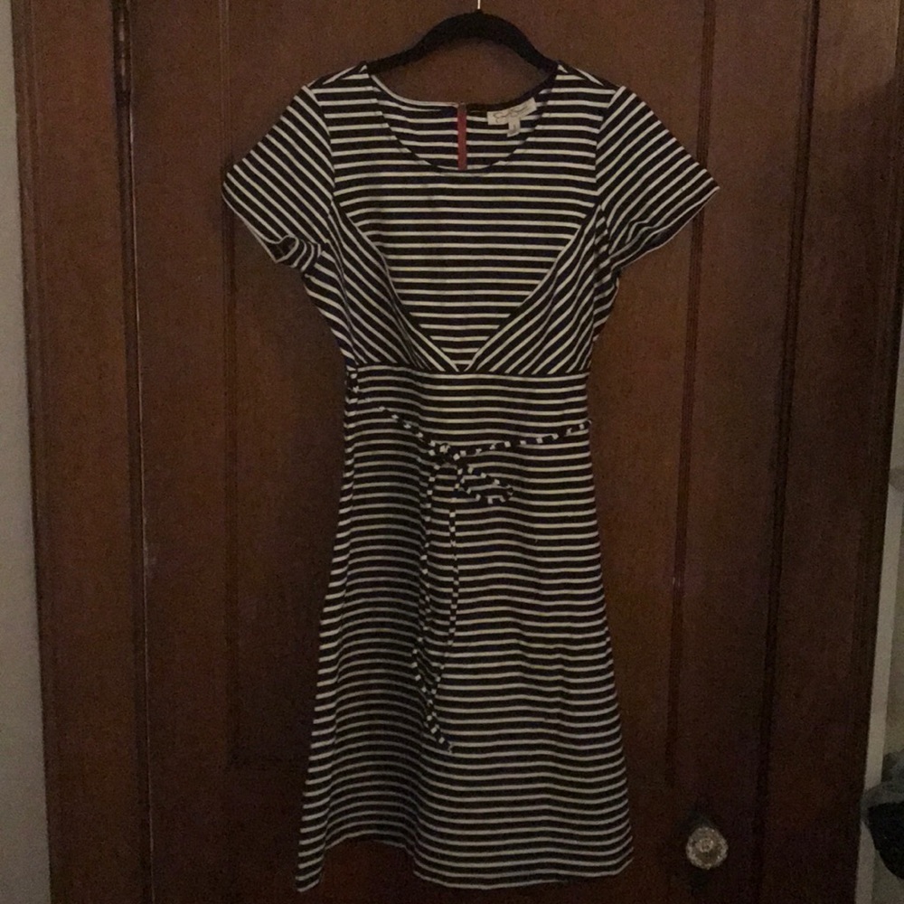 Jessica Simpson maternity dress